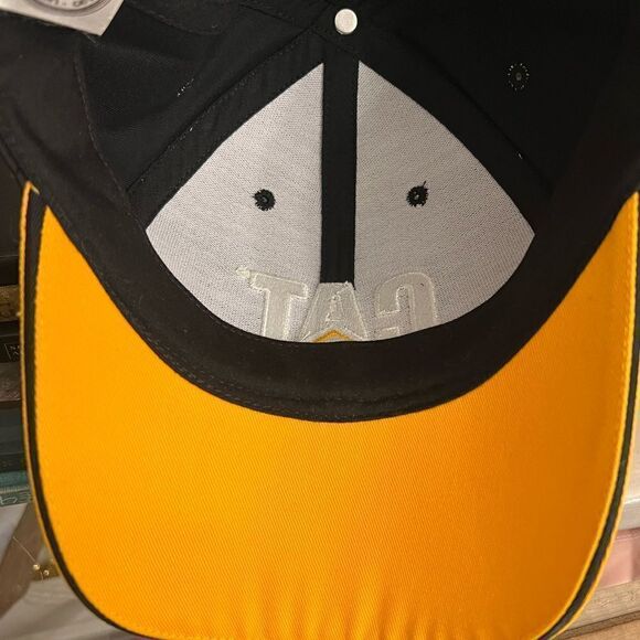 Men’s CAT logo hat w Velcro adjustable hat. - Picture 5 of 6